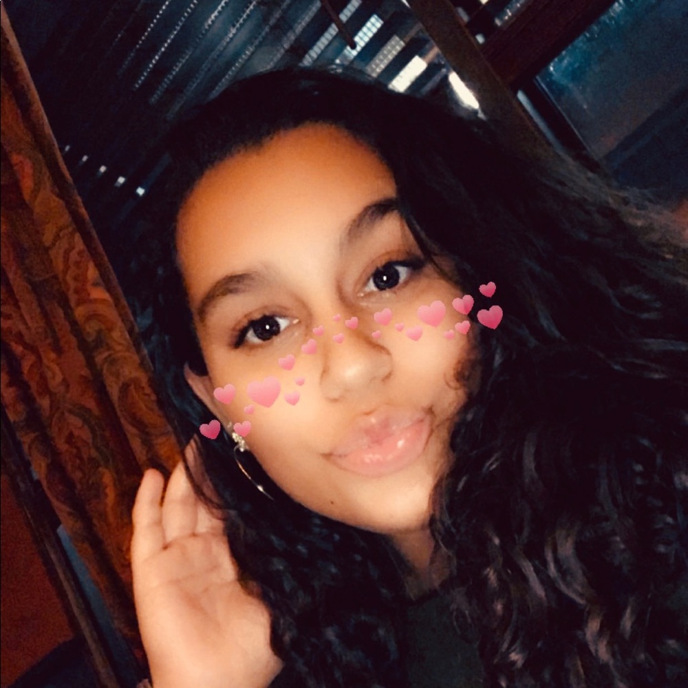 Meet your Posher, Alyssa